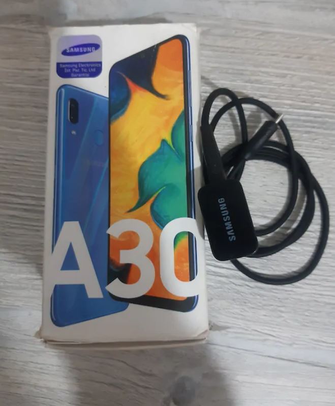 Samsung A 30 Telefon