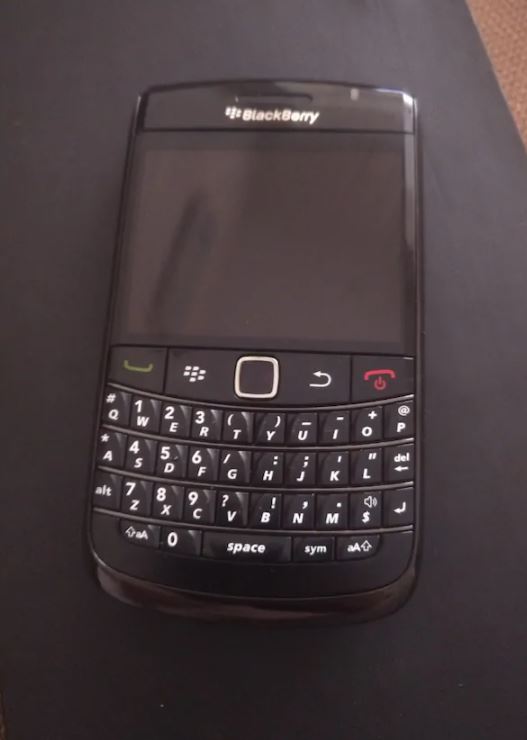 Asker Telefonu Blackberry 9700